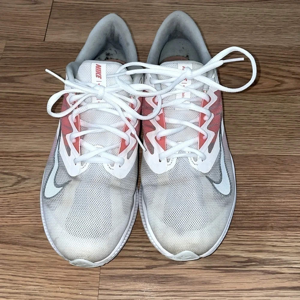 Nike Quest running sneakers. Size 10